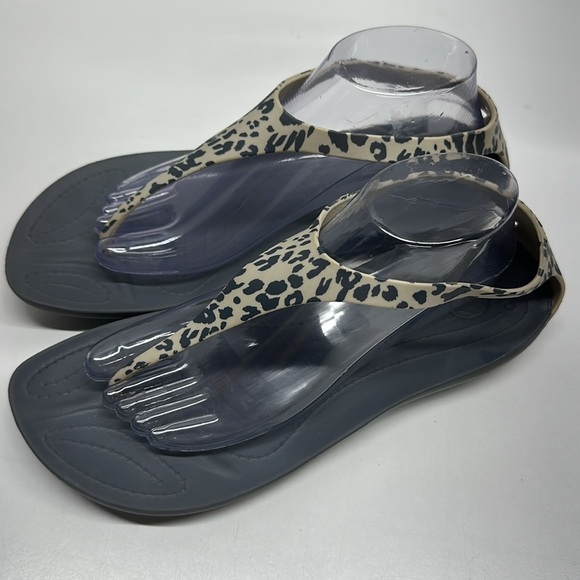 Crocs Sexi Serena Sandals Leopard Flip Flop Thong Slingback Flat Shoes Womens 10 - Picture 5 of 9